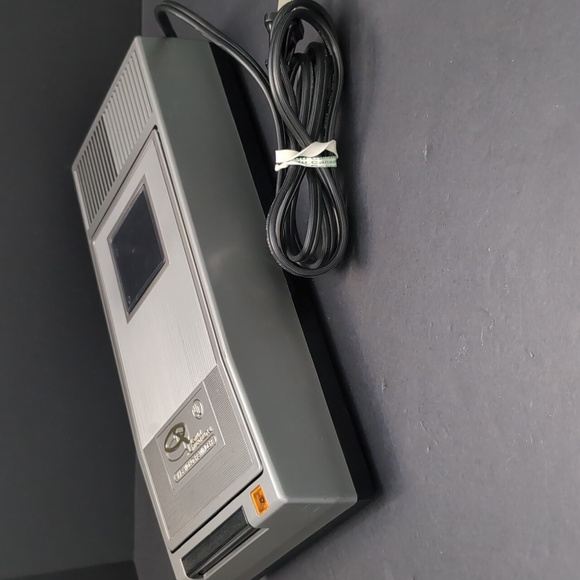 VGT, Quantum International VHS Video Rewinder. - Picture 7 of 9
